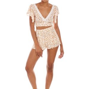 NWT Kerrick 2 piece top & shorts set. Size L